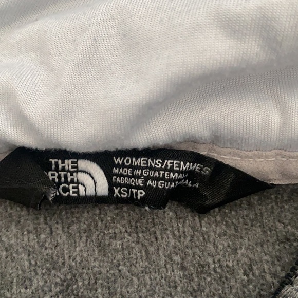 The North Face women’s Grey Sporty Jacket Hoodie Sweatshirt XS lightweight layer - Picture 3 of 4